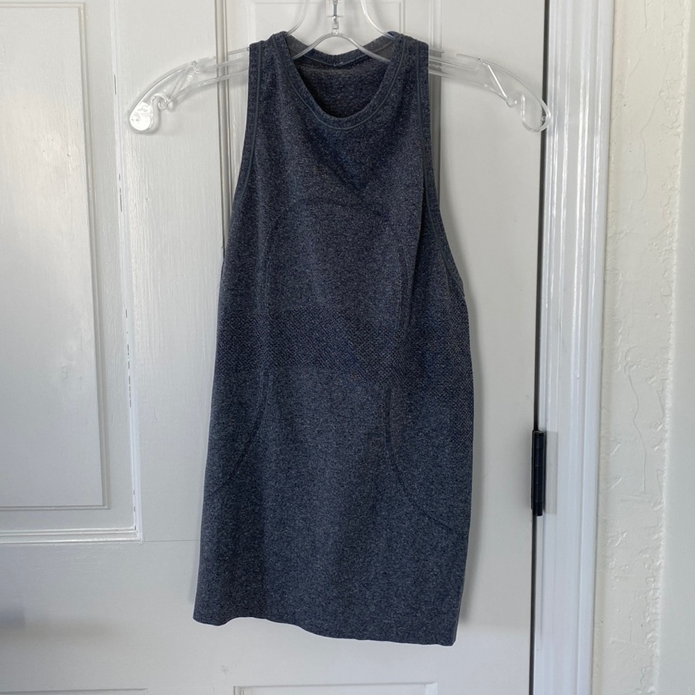 Lululemon grey tank
